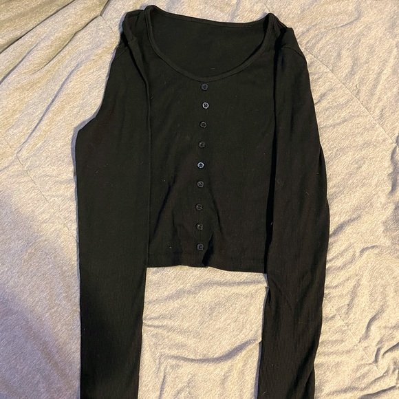 Women’s black button down crop top - Picture 2 of 2